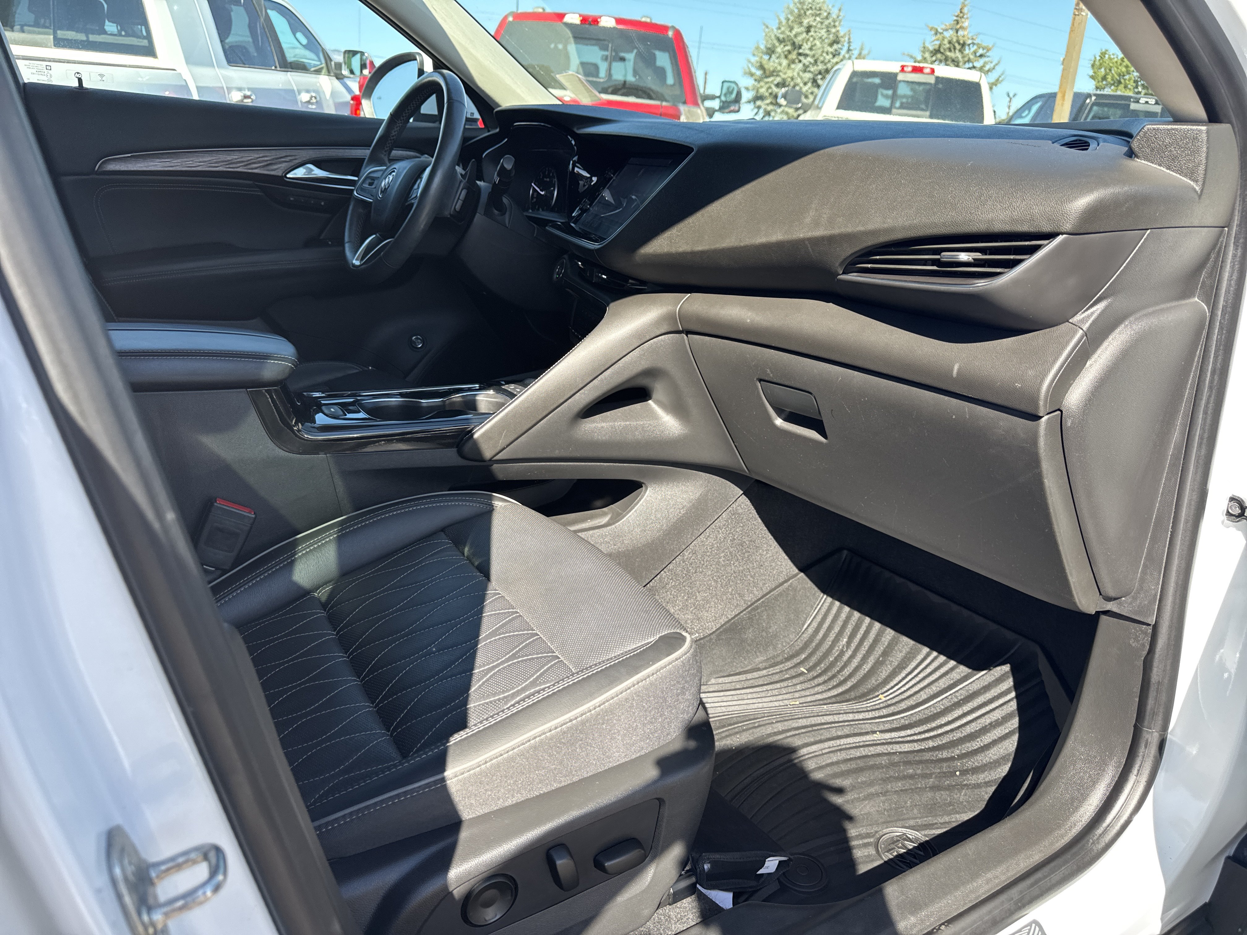 Used 2021 Buick Envision Avenir w/ Technology Package II AWD/4WD image 31