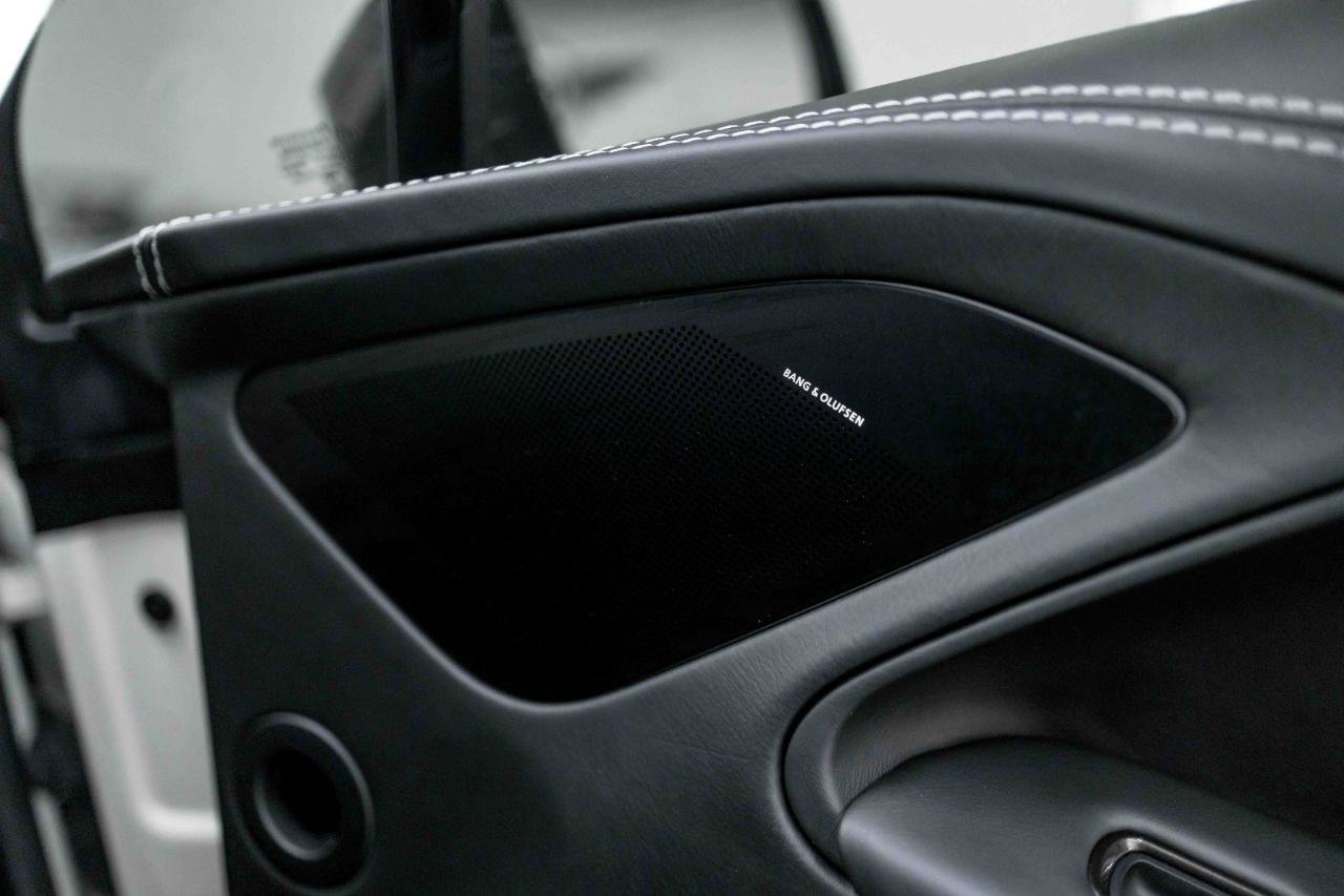 Used 2016 Aston Martin Vanquish Coupe image 43