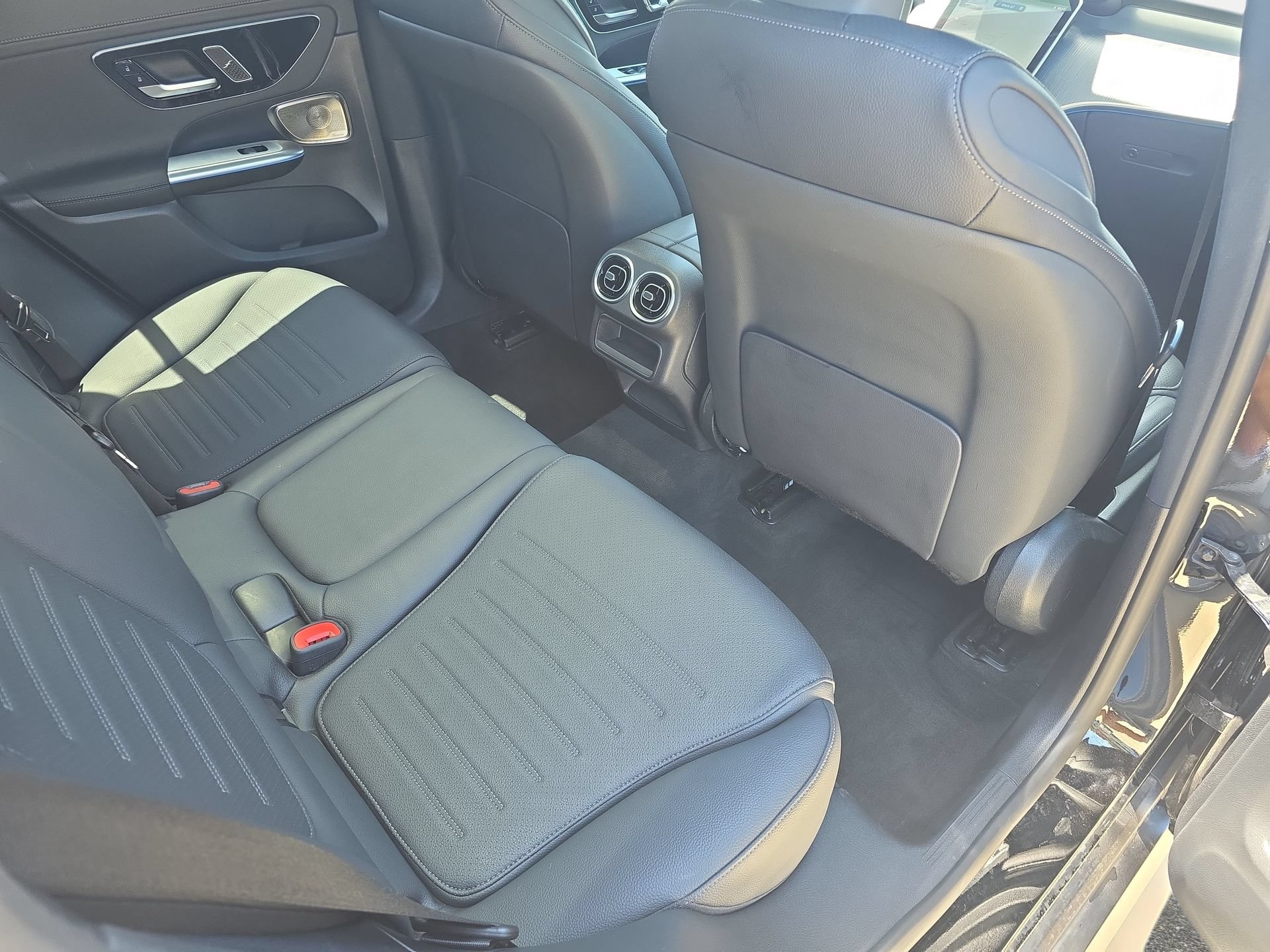 Certified 2025 Mercedes-Benz GLC 300 4MATIC image 11