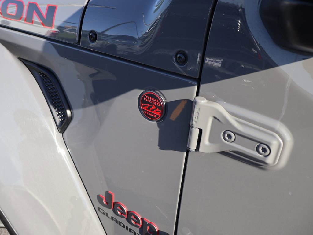 Used 2022 Jeep Gladiator Rubicon w/ LED Lighting Group AWD/4WD image 11