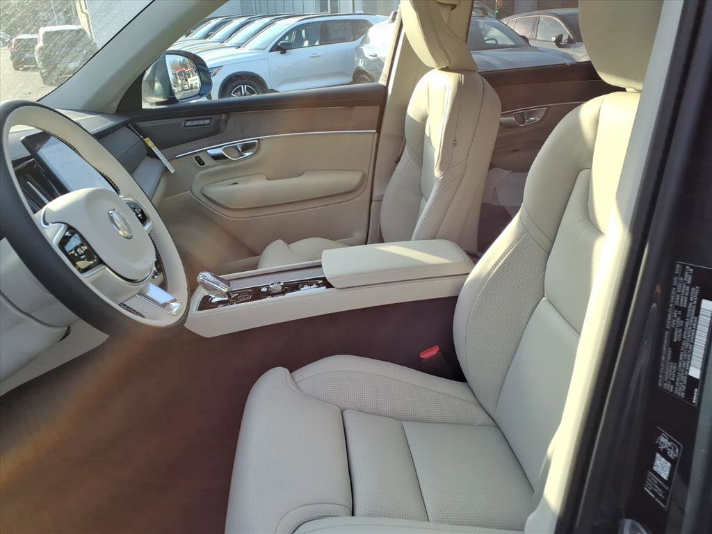 New 2026 Volvo XC90 T8 Ultra w/ Protection Package Premier image 18