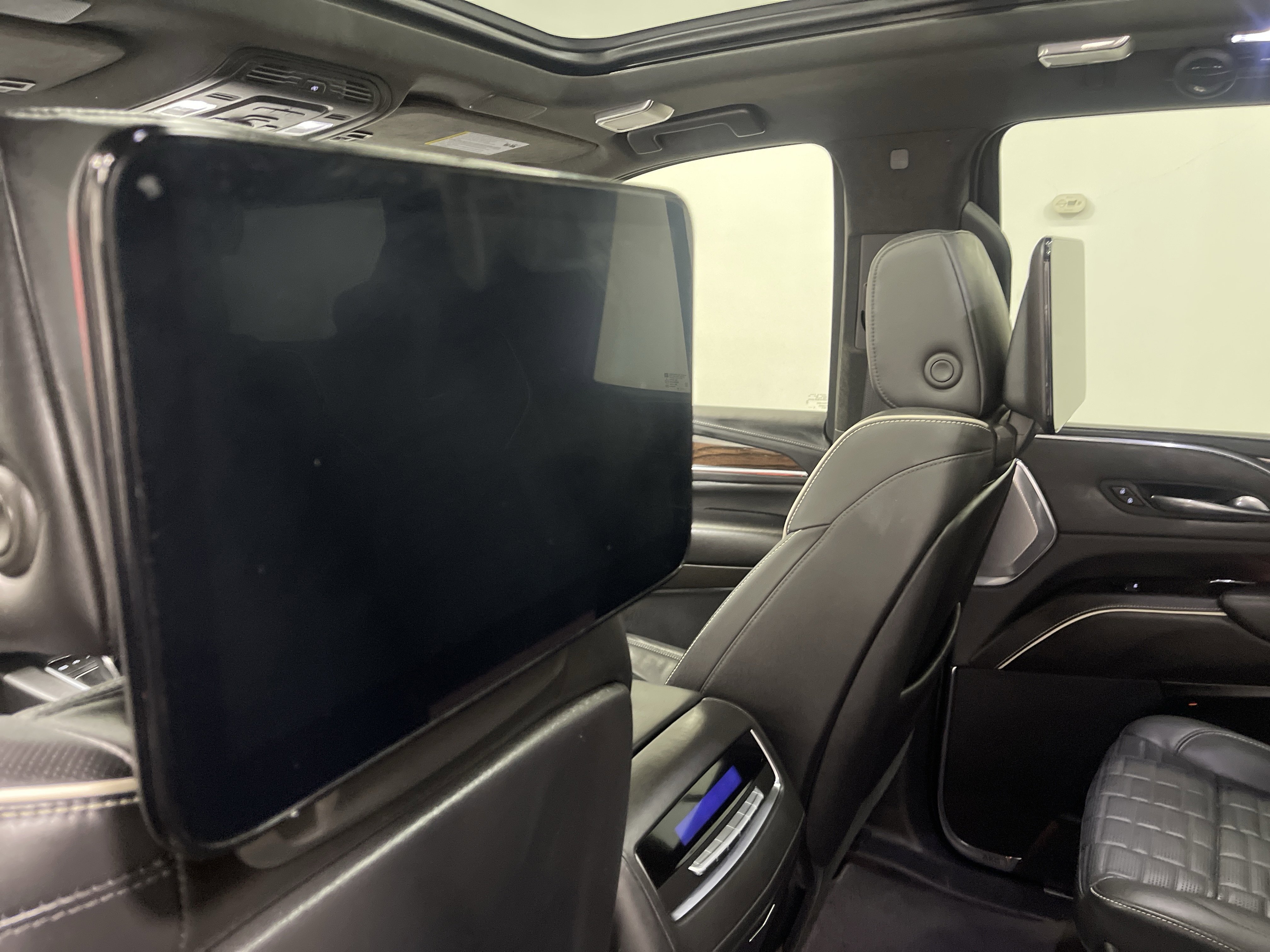 Used 2021 Cadillac Escalade Premium Luxury Platinum image 21