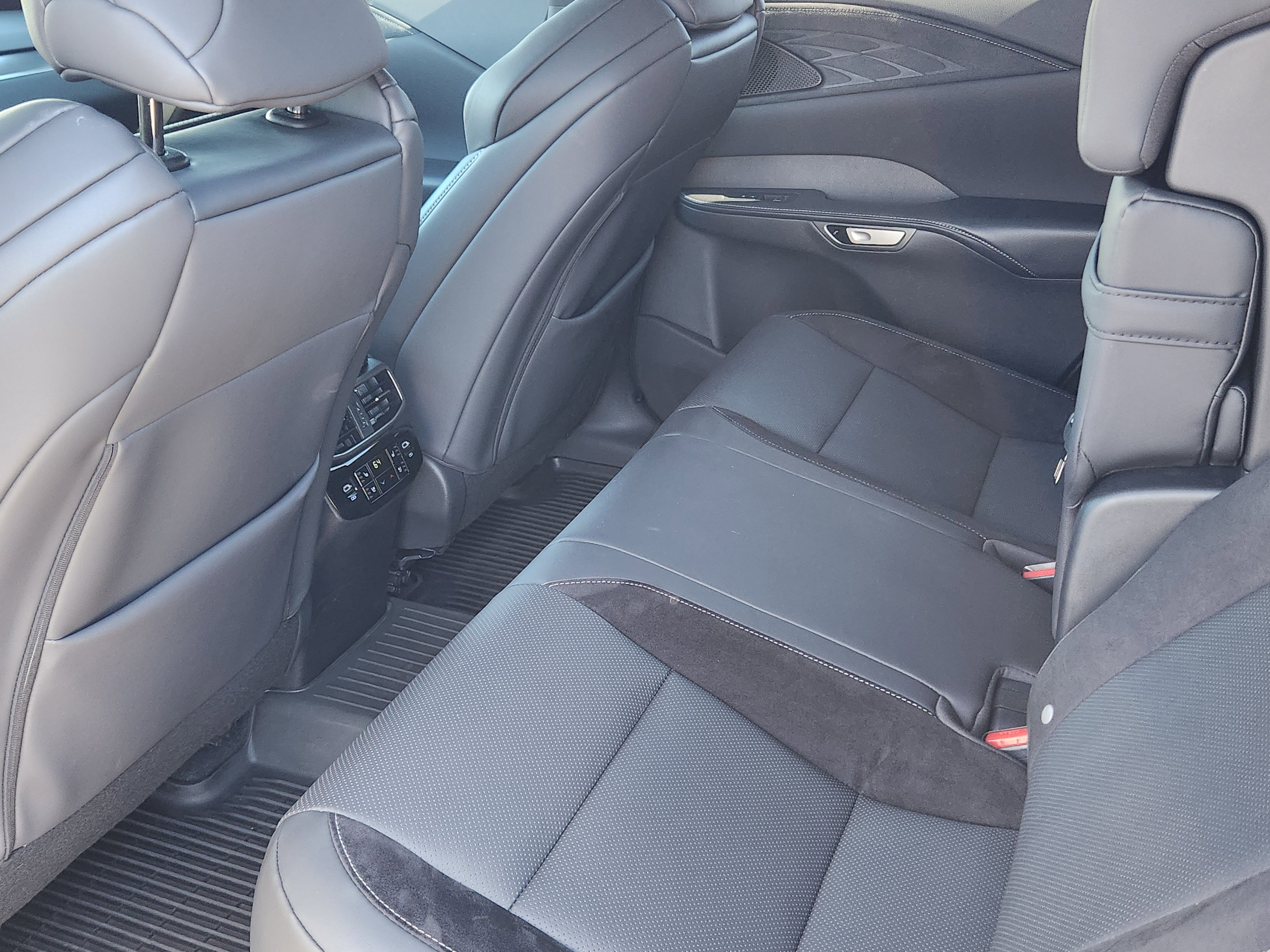 Used 2023 Lexus RX 500h F Sport image 15