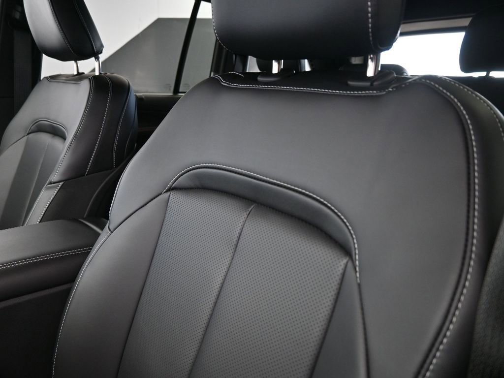 Used 2025 Jeep Grand Cherokee Limited w/ Luxury Tech Group II image 20