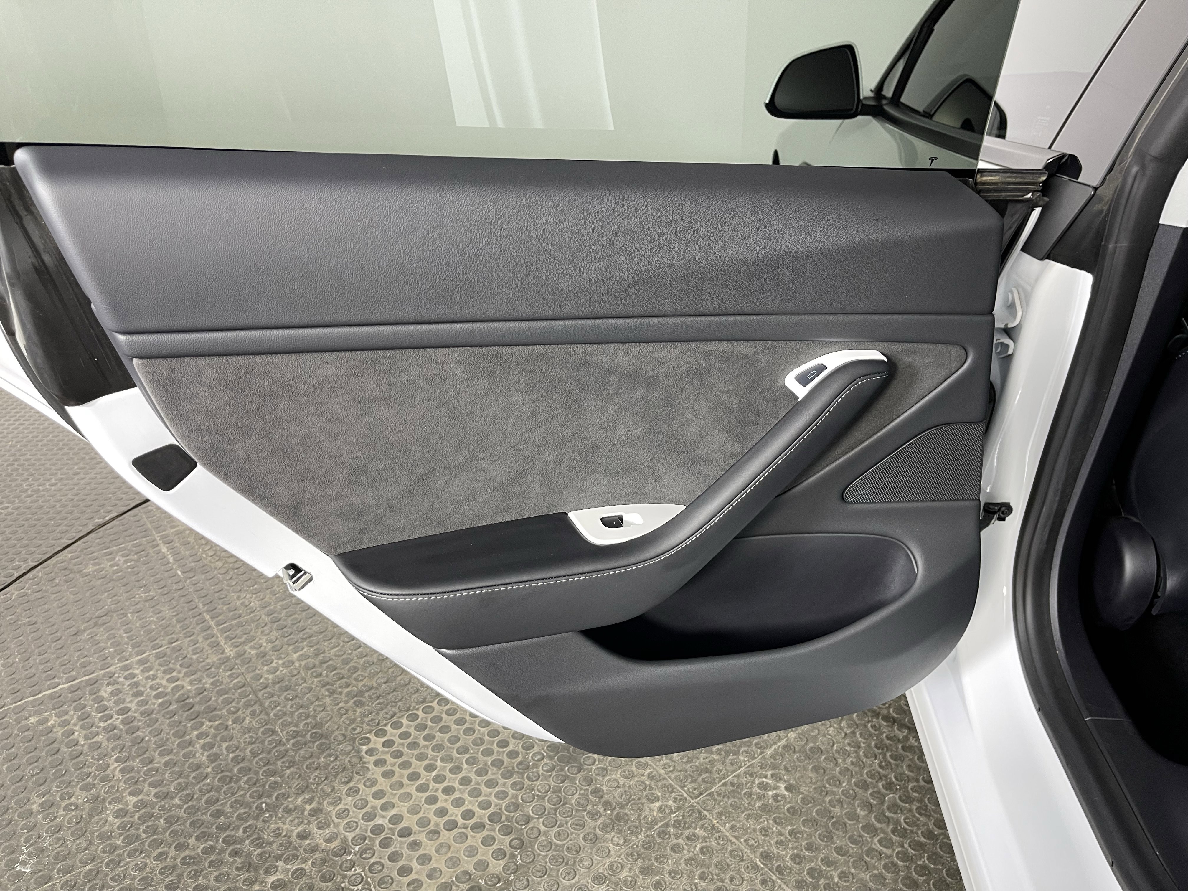 Used 2021 Tesla Model 3 Performance image 15