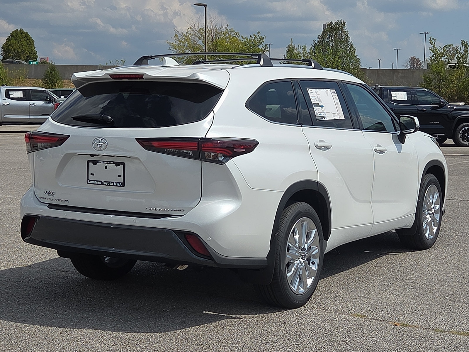 New 2026 Toyota Highlander Limited AWD/4WD image 4