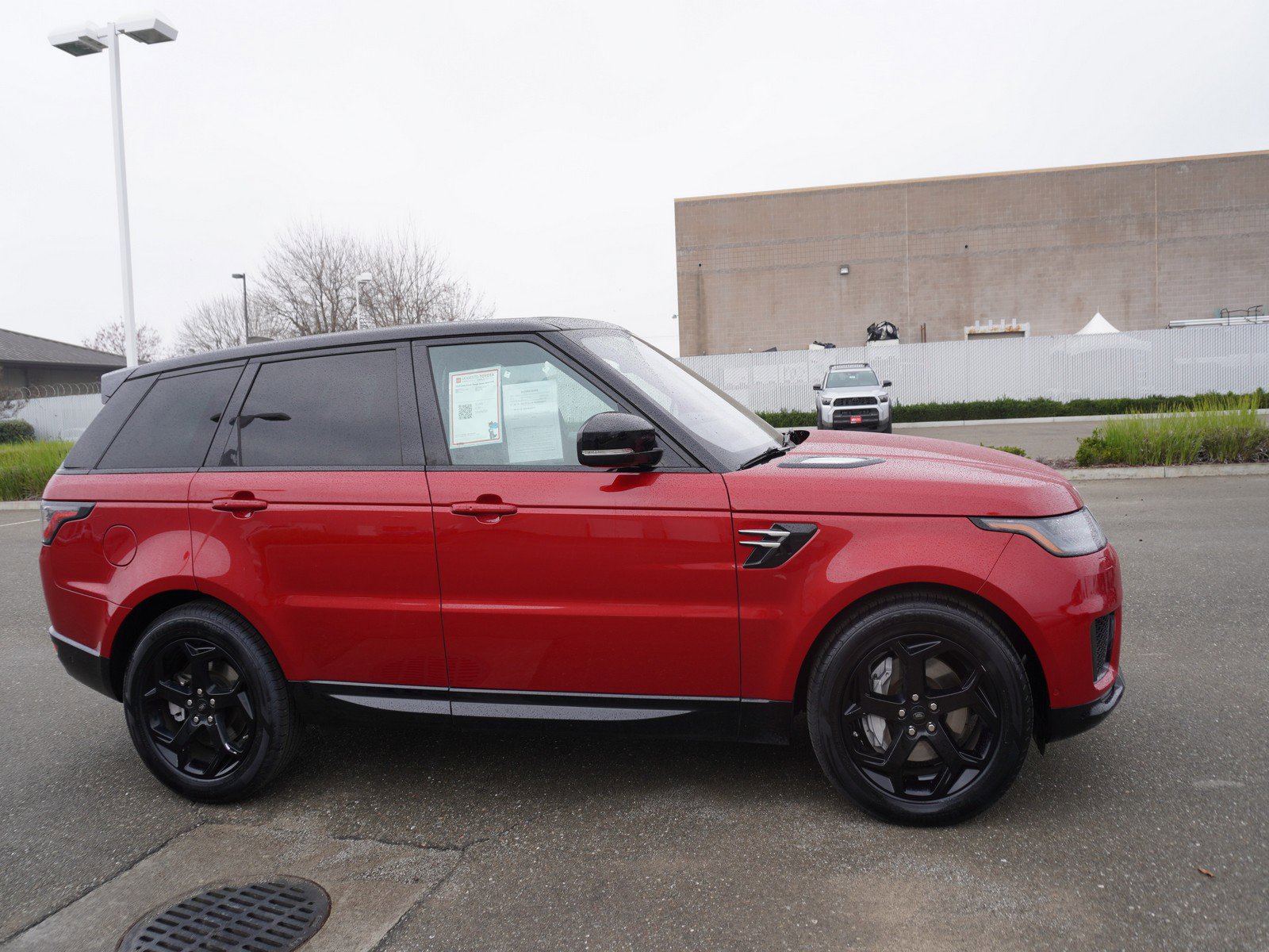 Used 2019 Land Rover Range Rover Sport HSE image 4