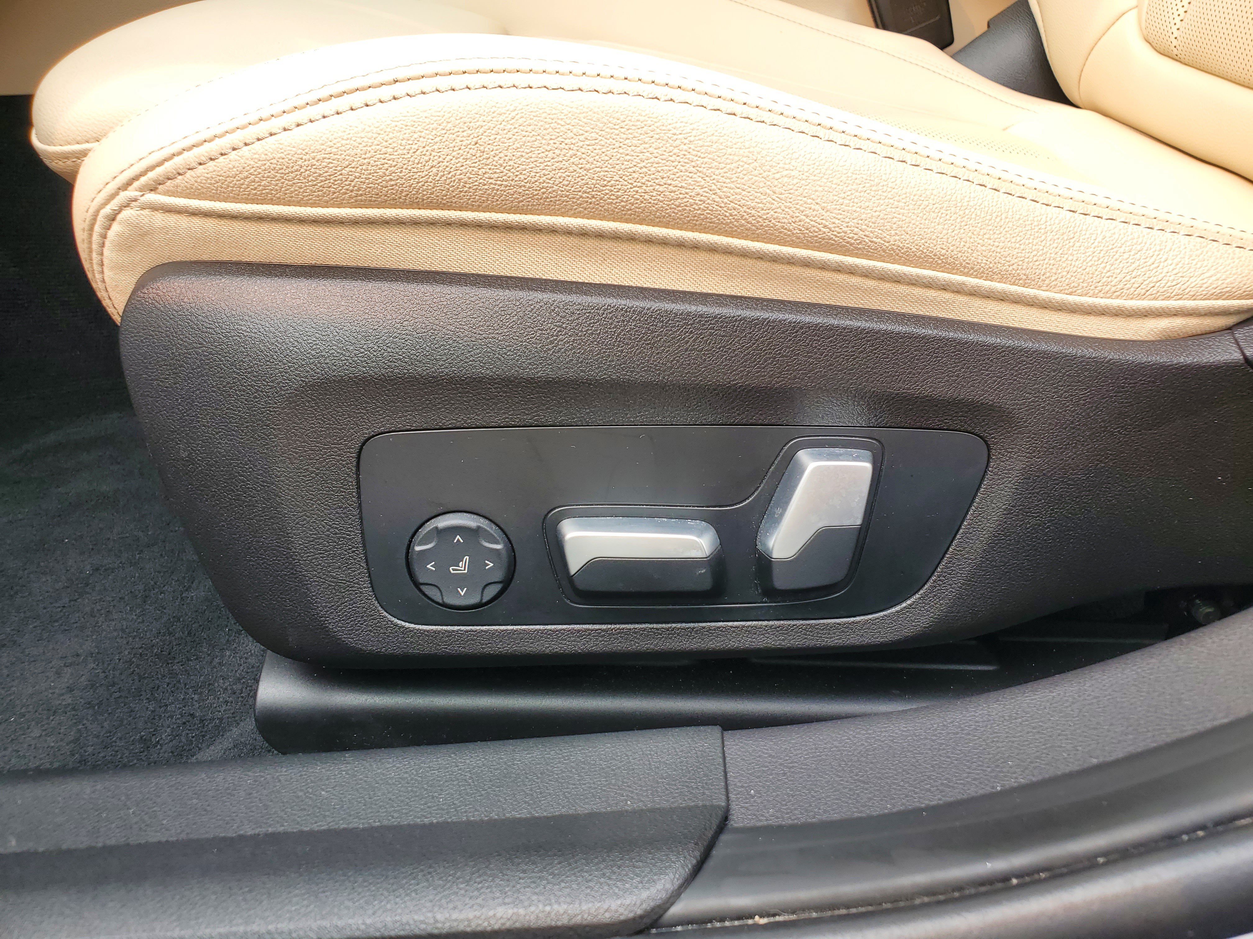 Used 2023 BMW 330i xDrive Sedan w/ Driving Assistance Package AWD/4WD image 10