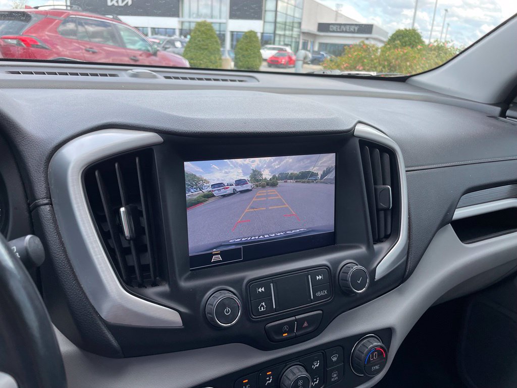 Used 2022 GMC Terrain SLT FWD image 17