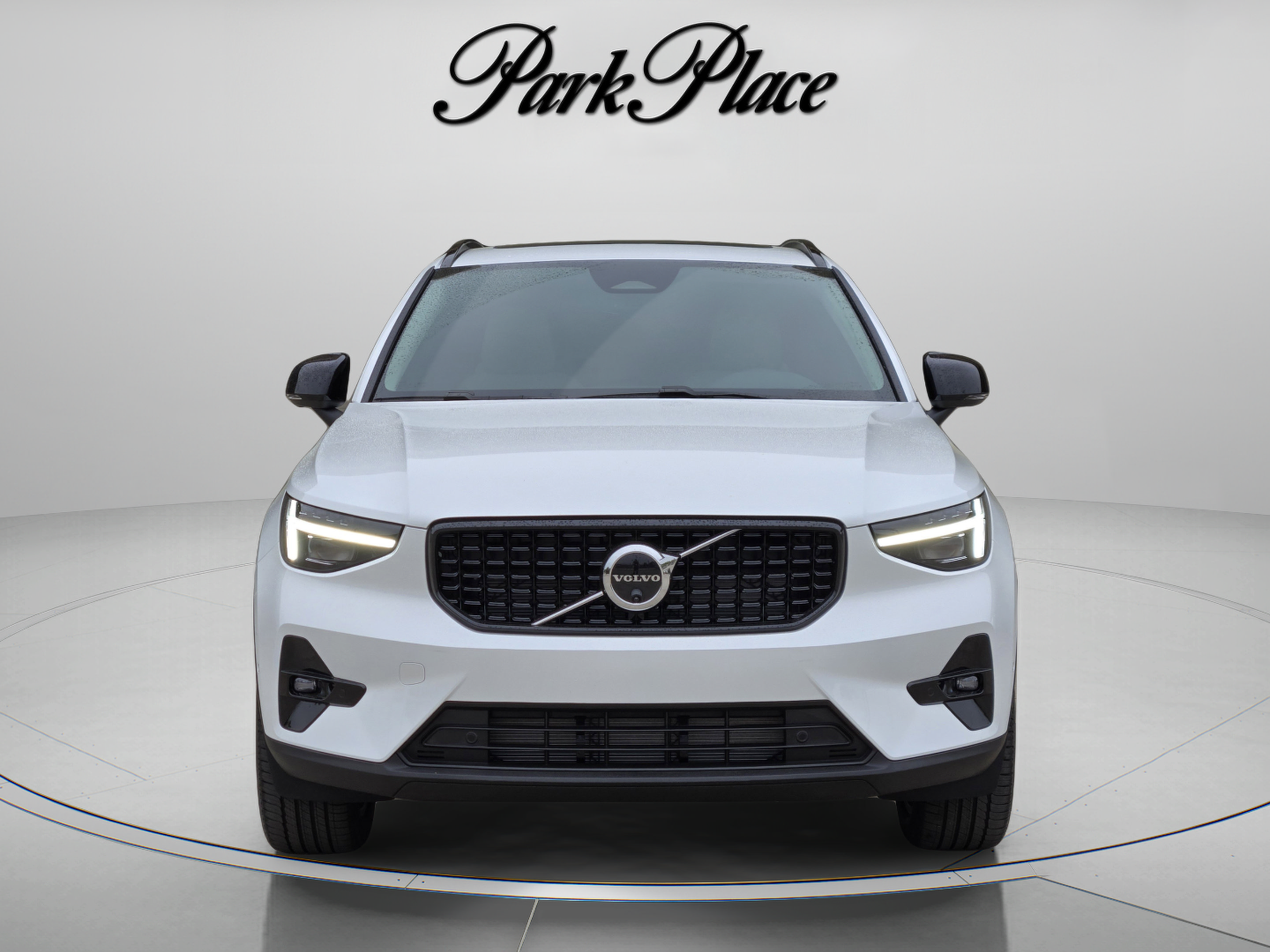 Used 2026 Volvo XC40 B5 Plus w/ Protection Package Premier AWD/4WD image 9