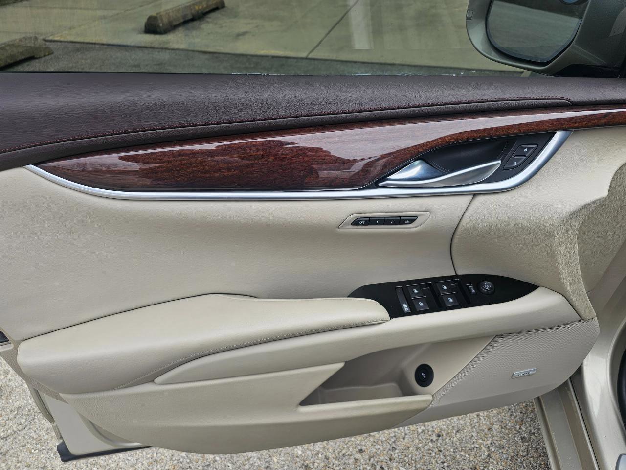 Used 2014 Cadillac XTS Premium image 24