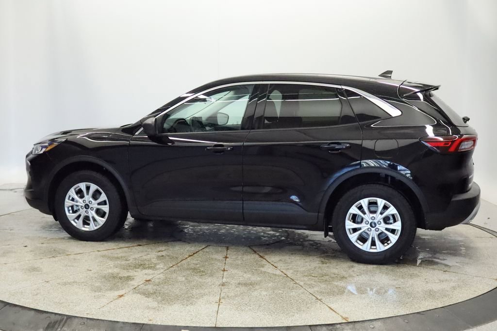 Used 2024 Ford Escape Active w/ Tech Pack #1 AWD/4WD image 2