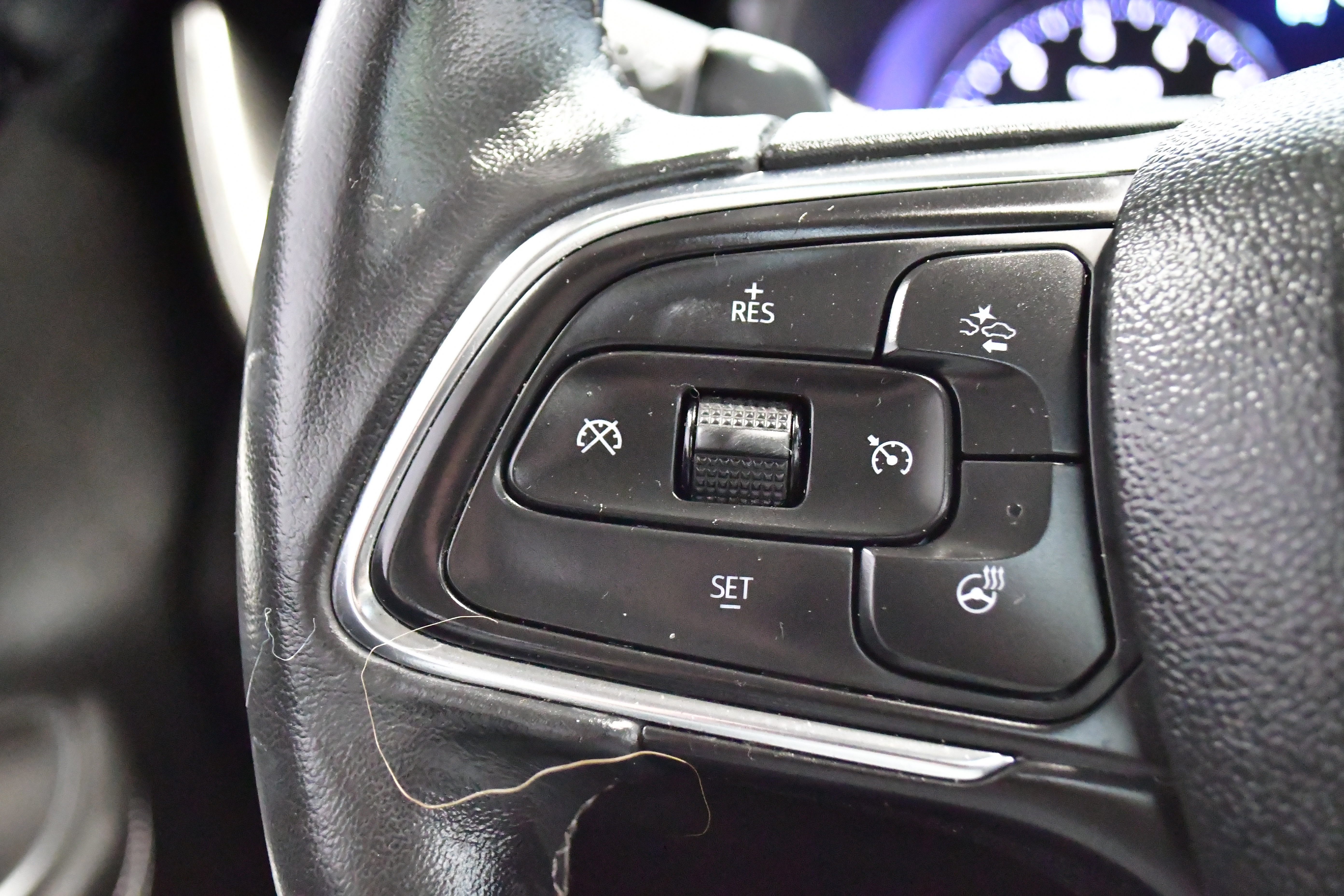 Used 2023 Buick Envision Essence w/ Sport Touring Package image 27