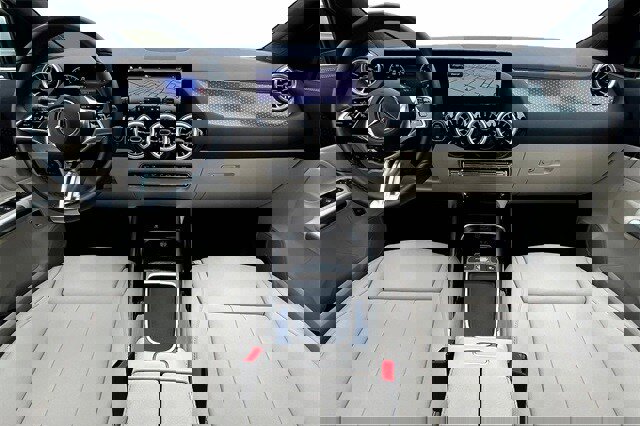 Certified 2025 Mercedes-Benz GLA 250 4MATIC image 10