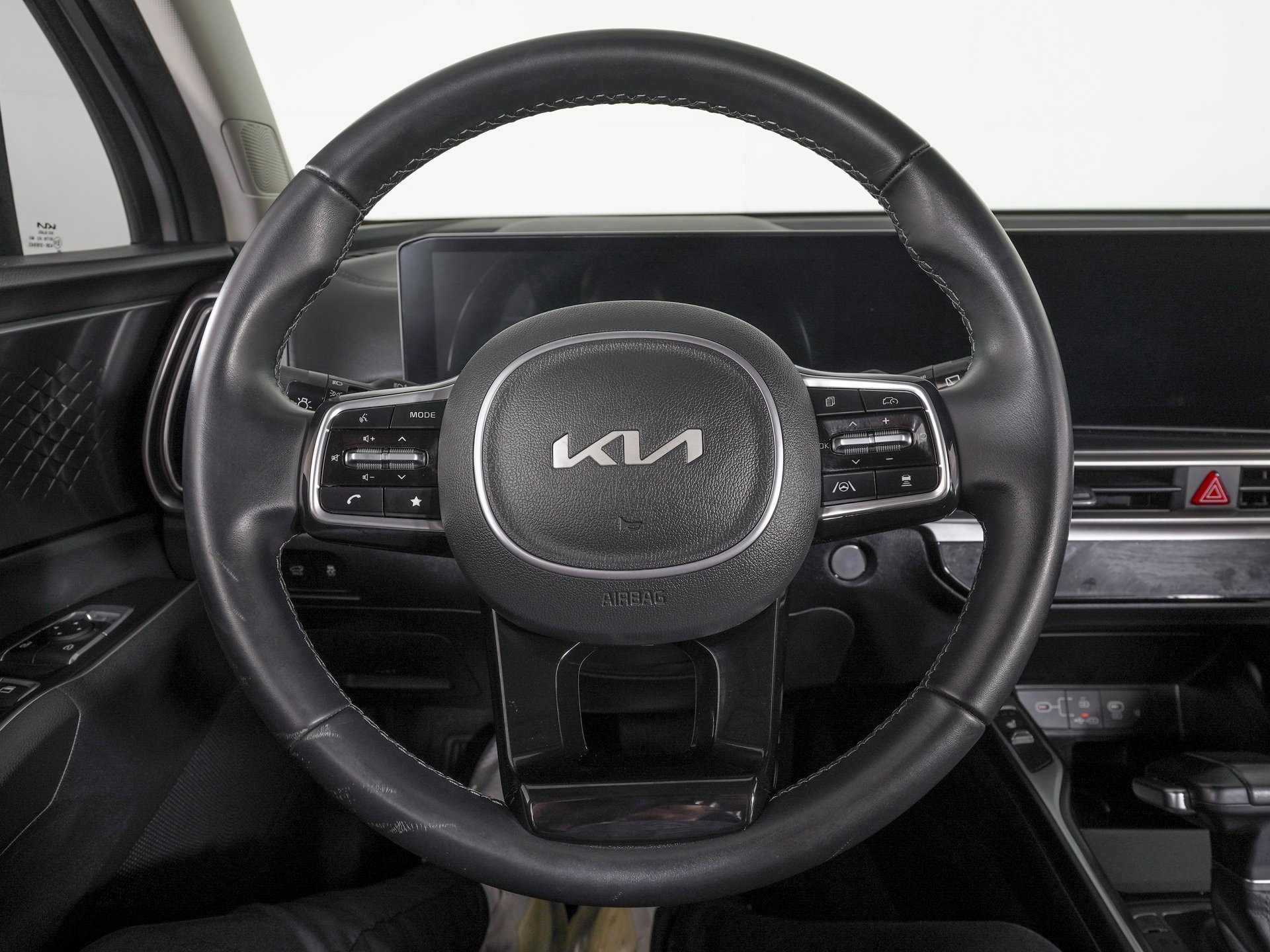 Used 2025 Kia Sorento EX image 18