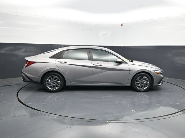 Used 2024 Hyundai Elantra SEL FWD image 10
