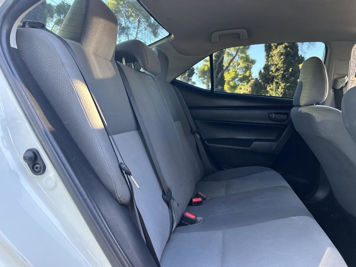 Used 2017 Toyota Corolla L w/ Carpet Mat Package (TMS) FWD image 22