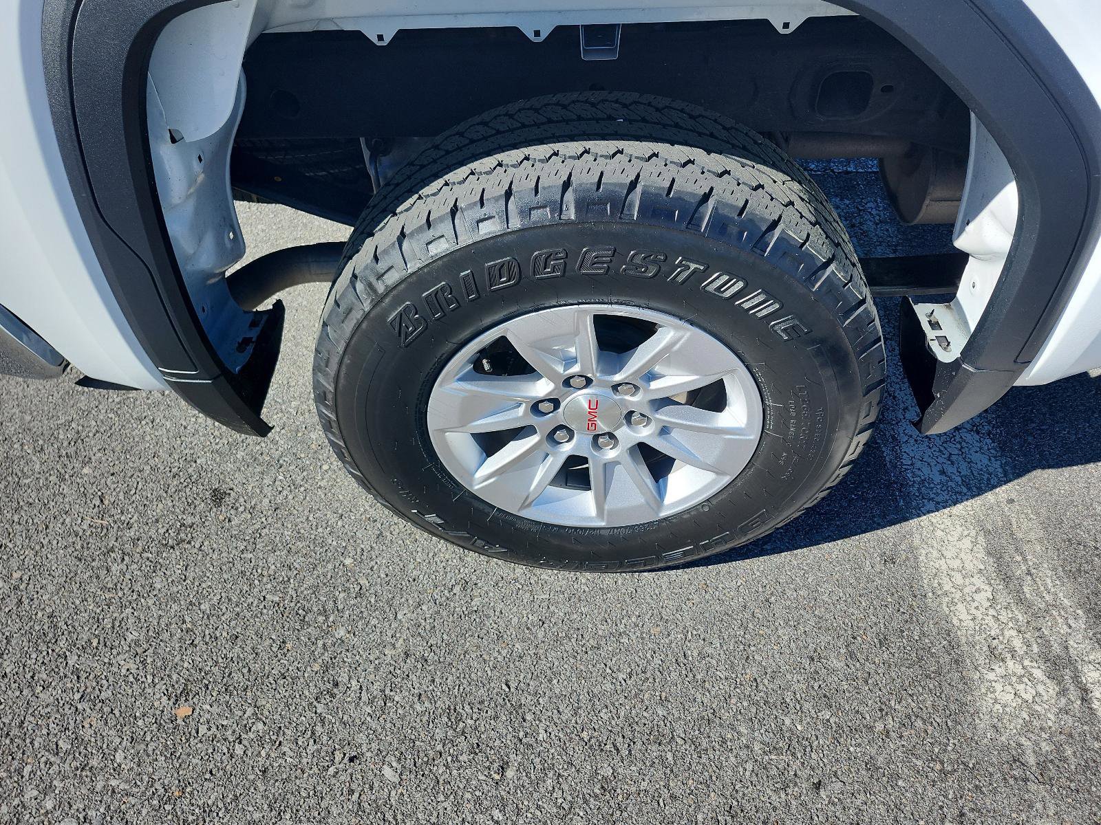 Used 2025 GMC Sierra 1500 SLE image 6