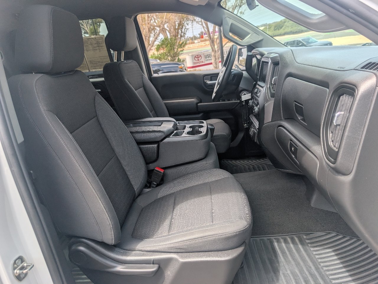 Used 2022 Chevrolet Silverado 1500 Custom w/ LPO, Blackout Package RWD image 8