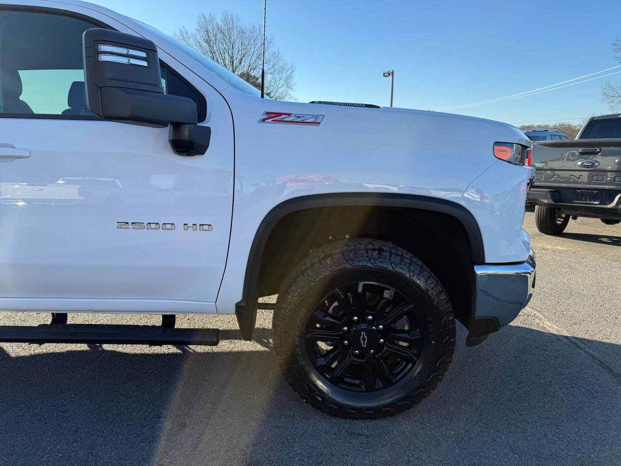 Used 2025 Chevrolet Silverado 2500 LT w/ Convenience Package image 39