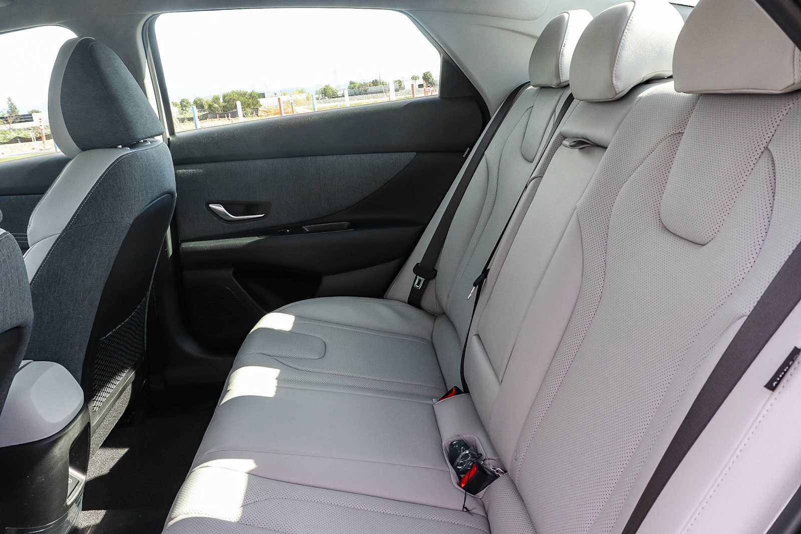 New 2026 Hyundai Elantra Limited FWD image 21