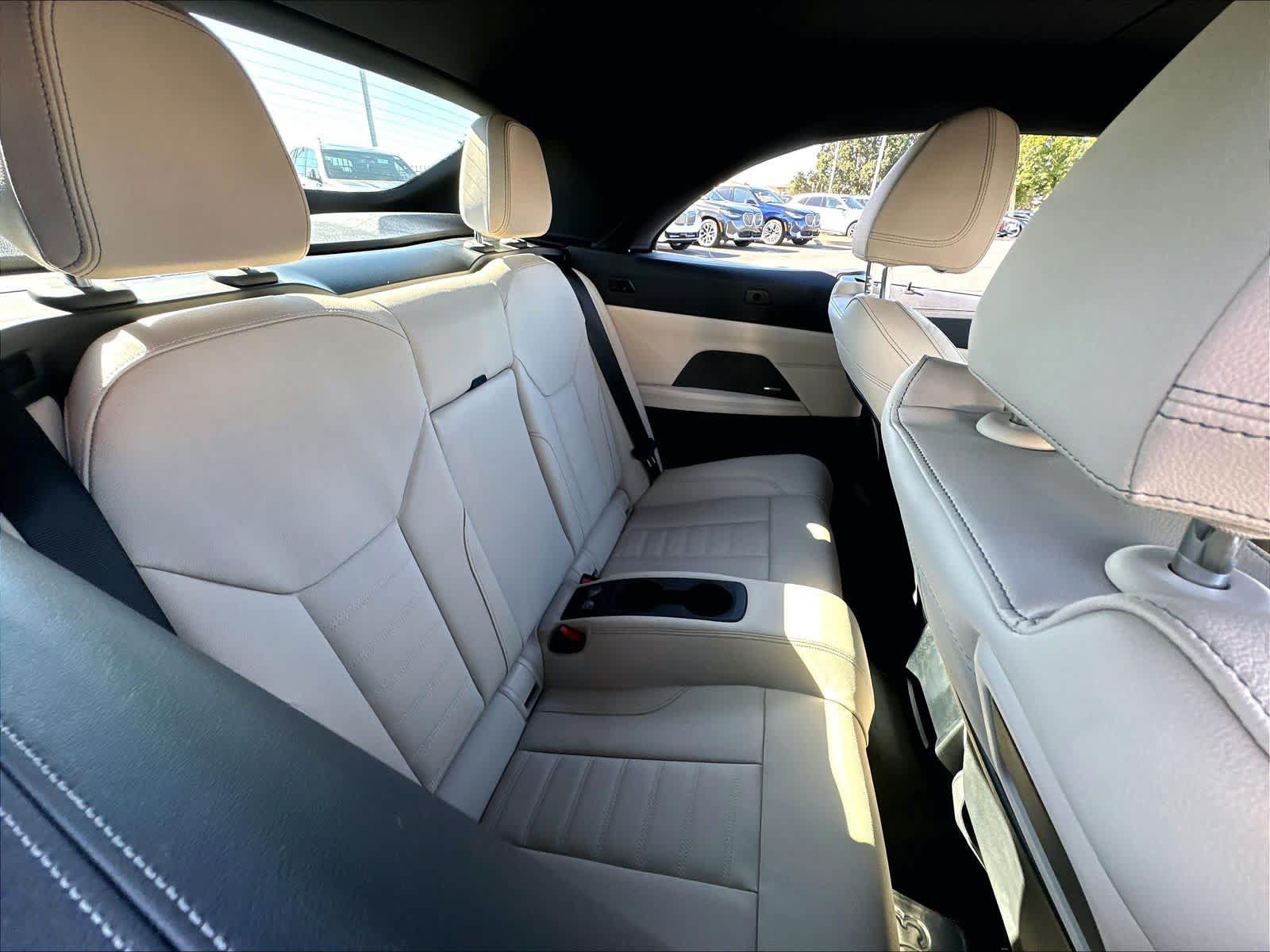 Used 2025 BMW M440i Convertible w/ Premium Package RWD image 26