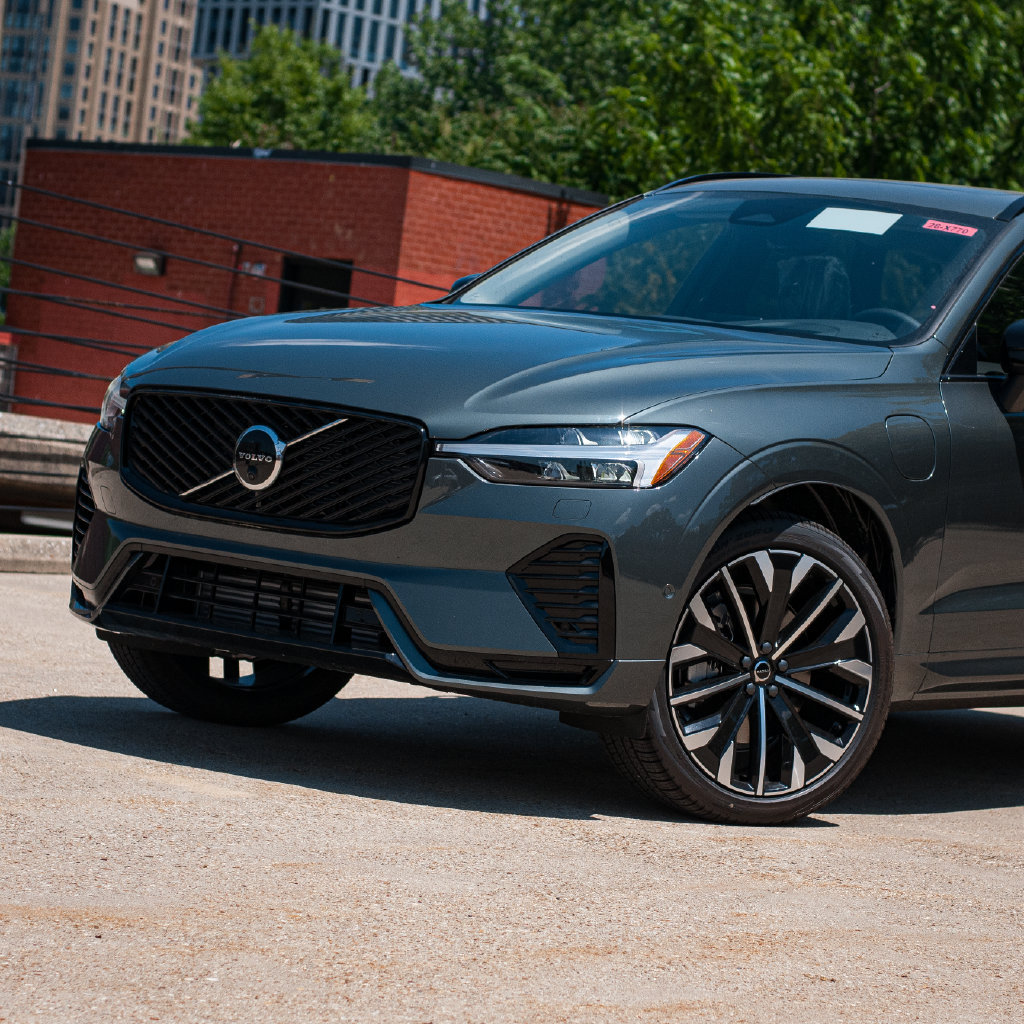 New 2026 Volvo XC60 T8 Ultra w/ Protection Package Premier AWD/4WD image 2