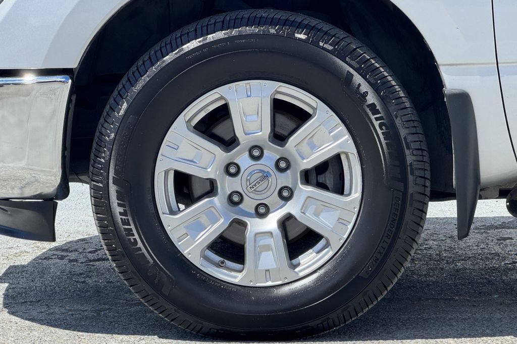 Used 2017 Nissan Titan SV AWD/4WD image 20