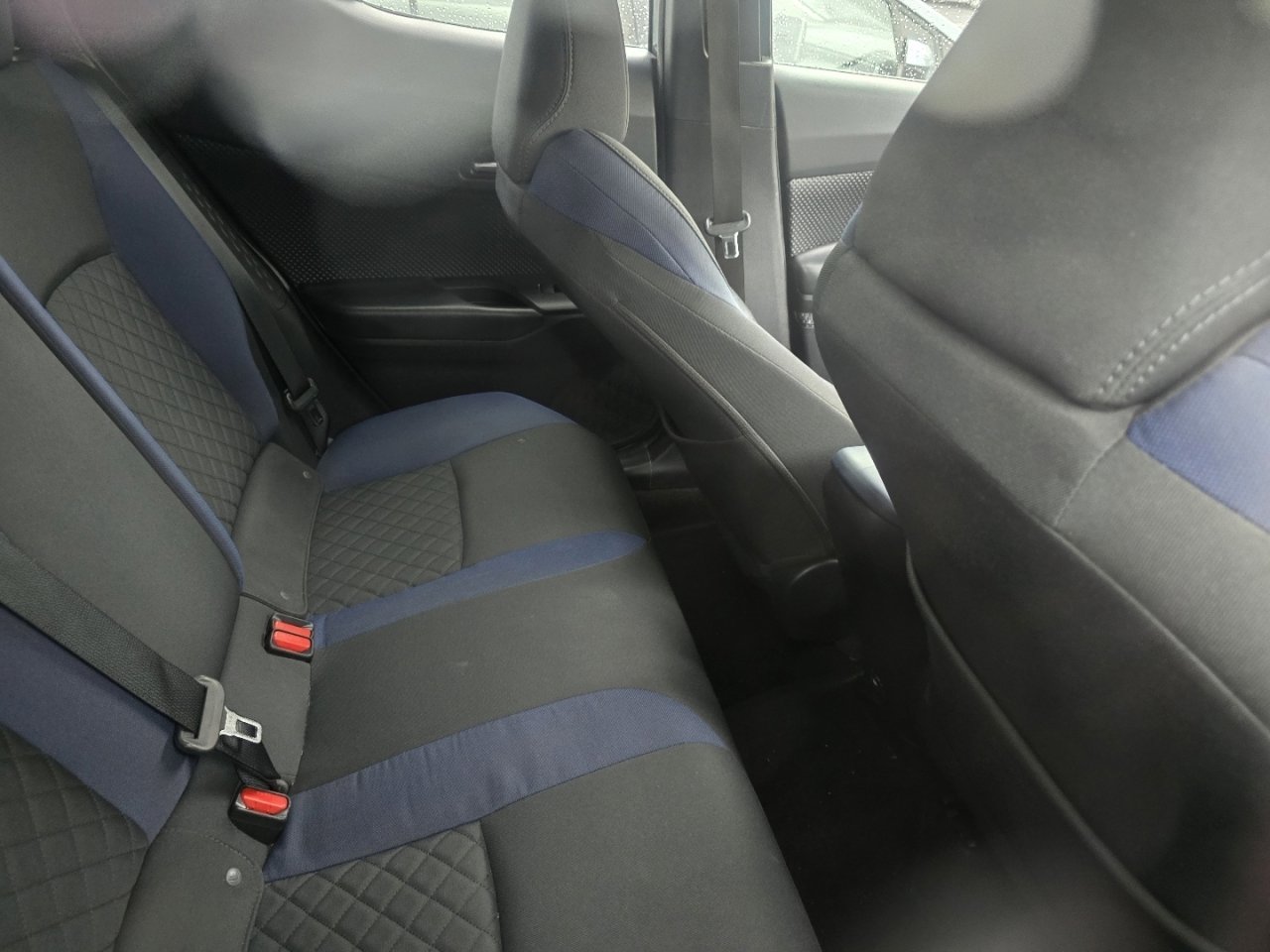Used 2020 Toyota C-HR XLE FWD image 12