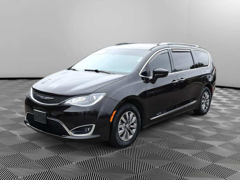 Used 2019 Chrysler Pacifica Touring-L Plus image 2