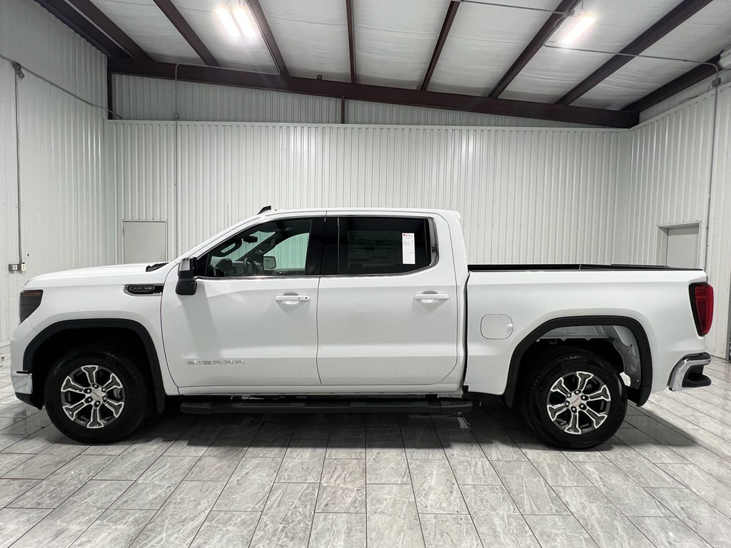 New 2026 GMC Sierra 1500 SLE image 2