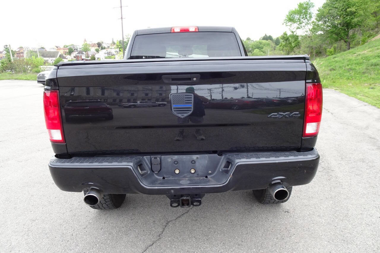 Used 2017 RAM 1500 Express w/ Black Ram 1500 Express Group AWD/4WD image 7