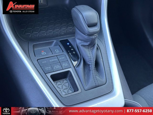 Certified 2024 Toyota RAV4 LE AWD/4WD image 34