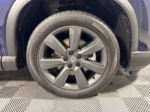 Used 2025 Honda Pilot Sport image 11
