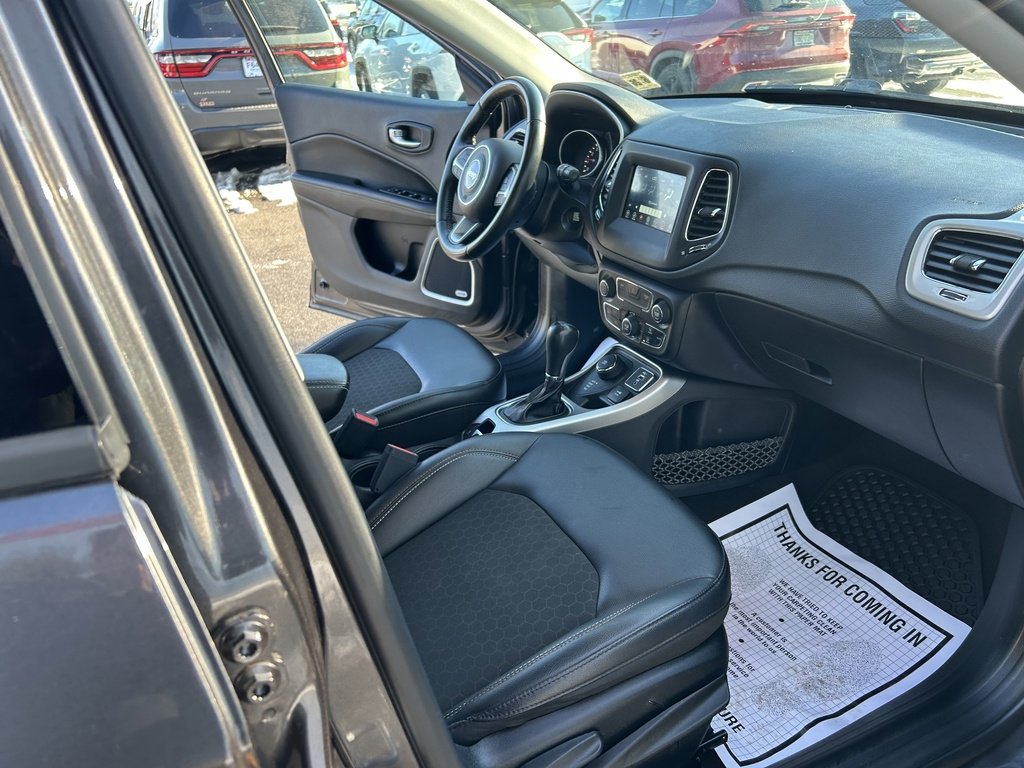 Used 2021 Jeep Compass Latitude w/ Sun and Sound Group image 14