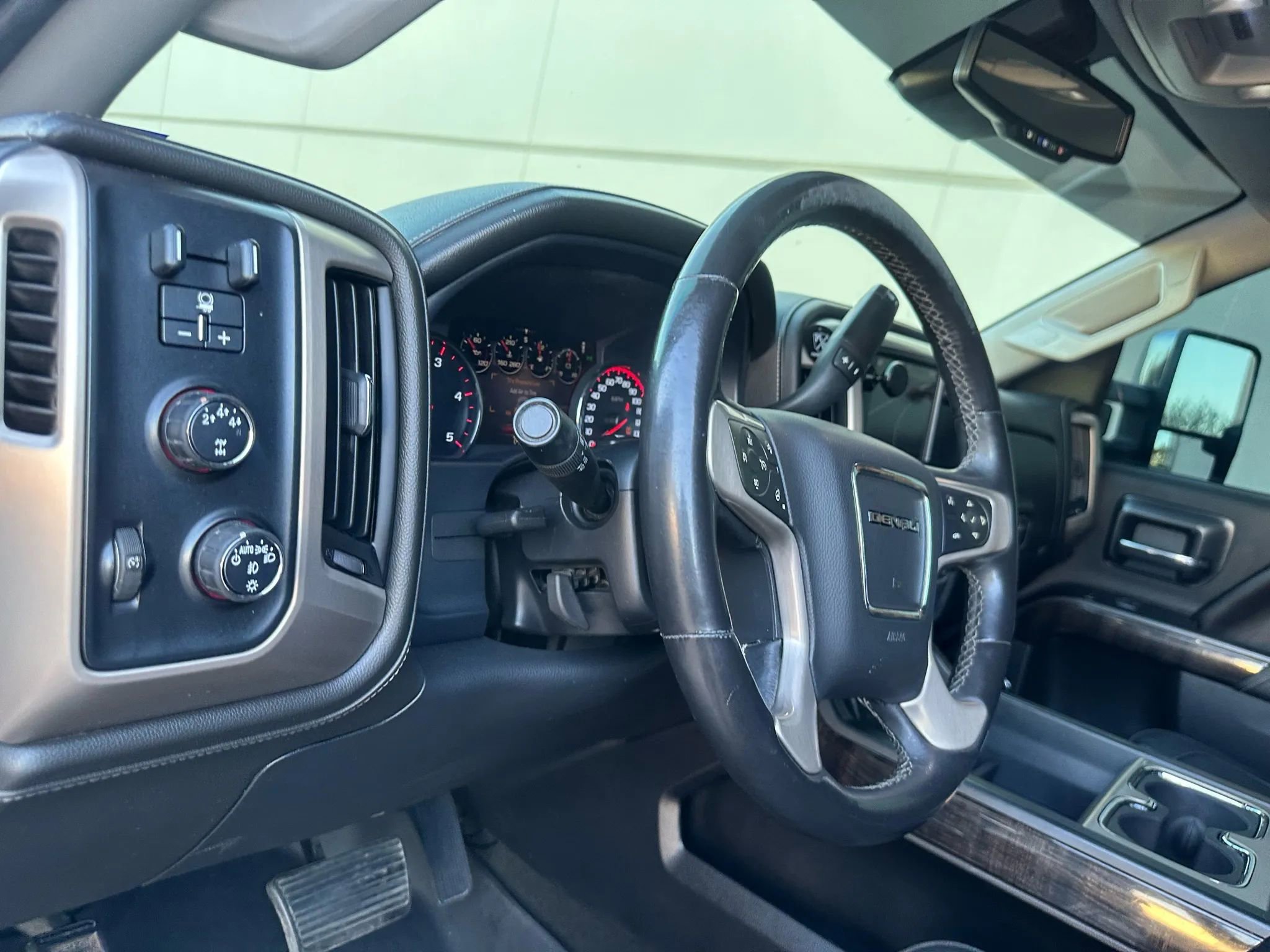 Used 2016 GMC Sierra 2500 Denali w/ Duramax Plus Package image 34