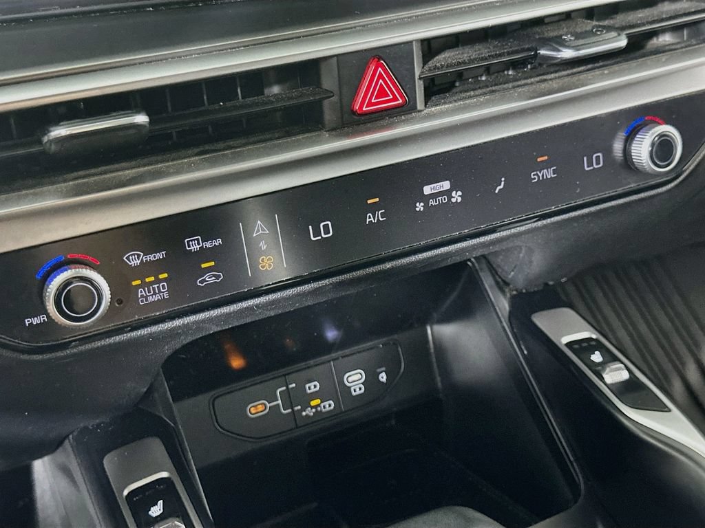 Used 2024 Kia Sorento S FWD image 29