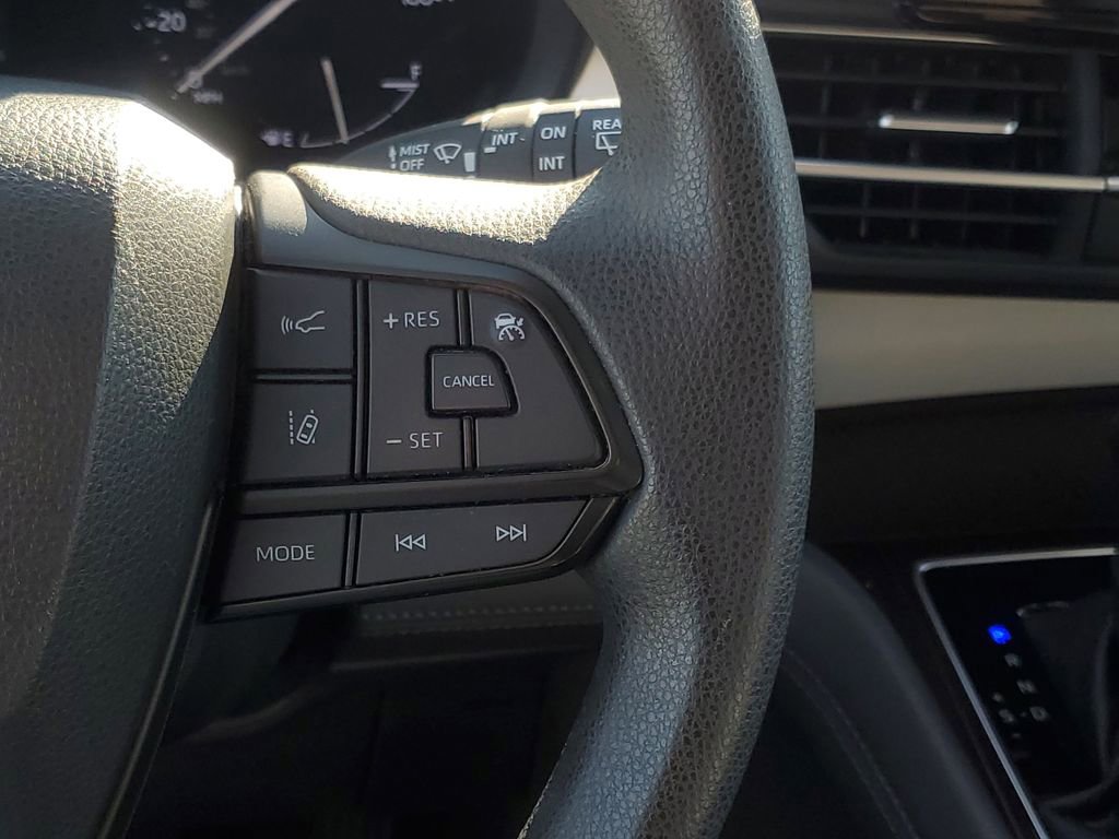 Used 2023 Toyota Sienna LE image 17