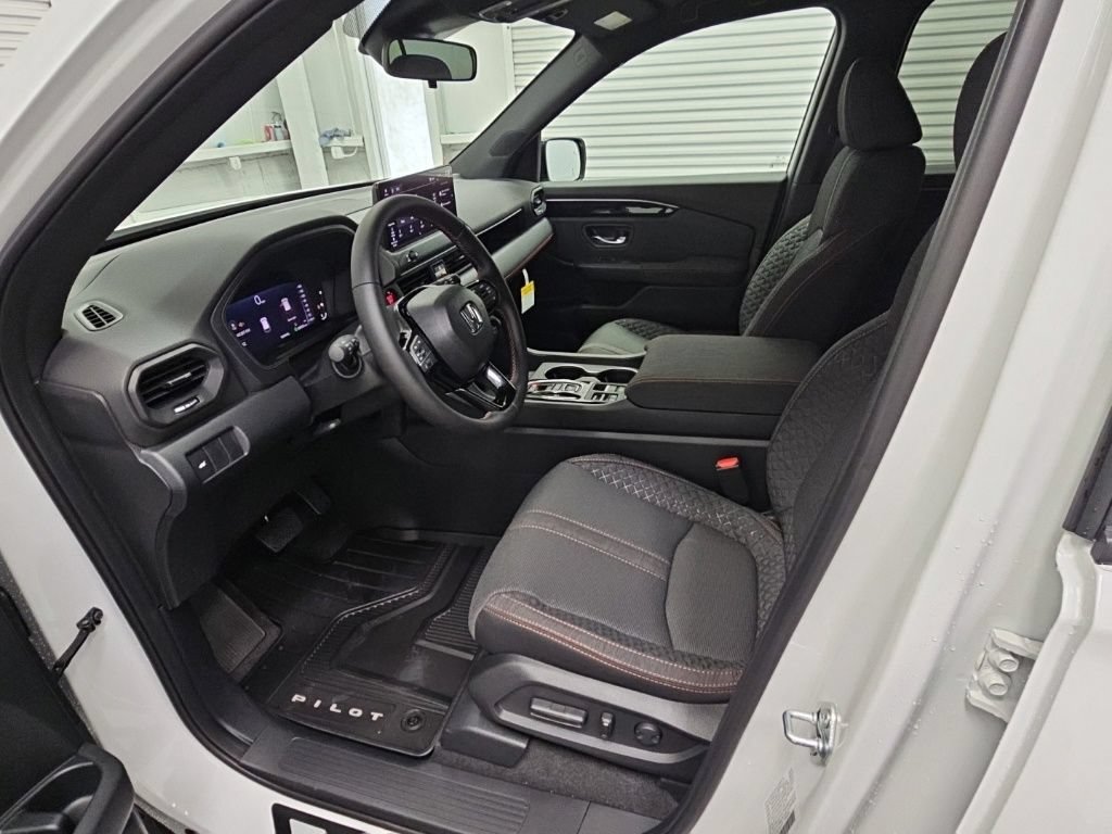 New 2026 Honda Pilot Sport image 10
