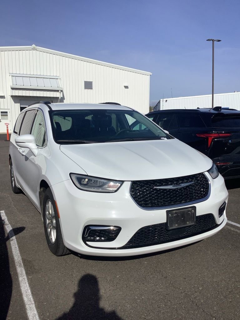 Used 2022 Chrysler Pacifica Touring-L image 1