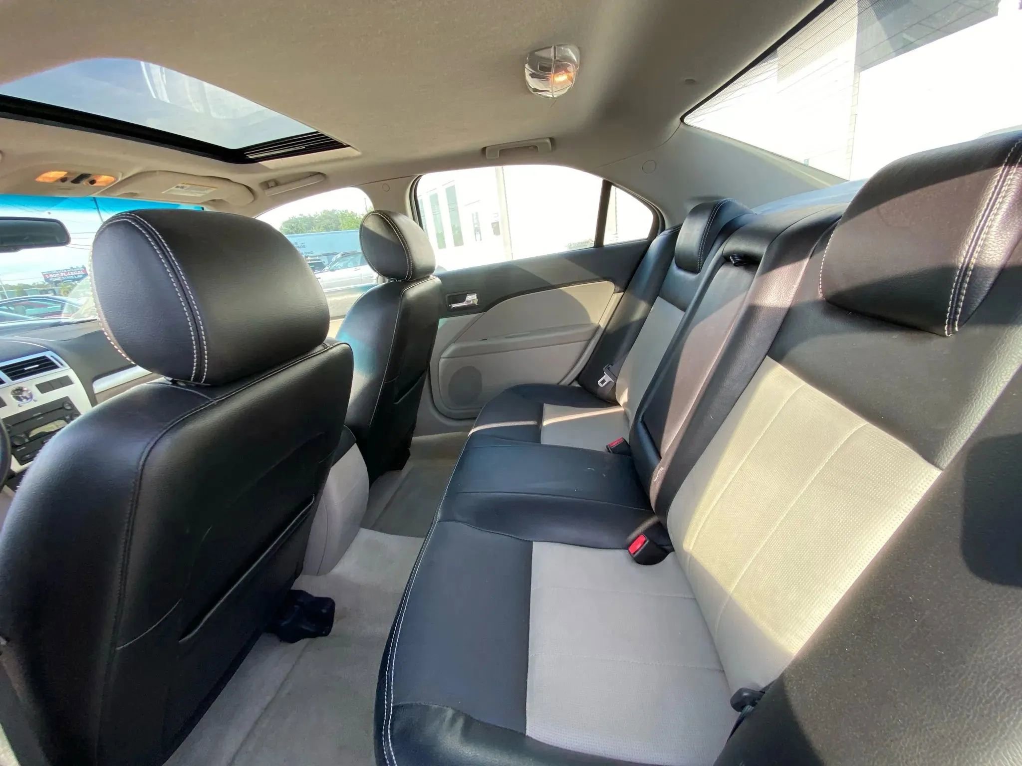 Used 2006 Mercury Milan Premier image 4