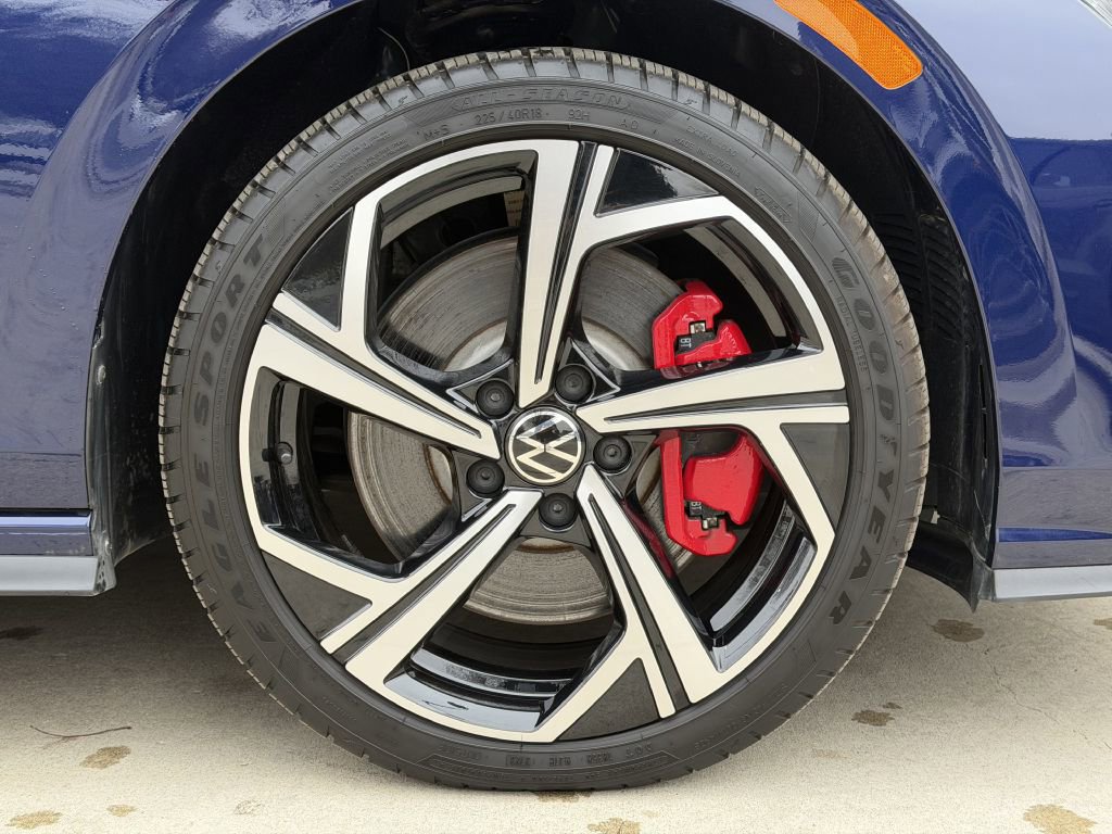 Used 2024 Volkswagen GTI SE w/ SE Leather Seats Package image 21