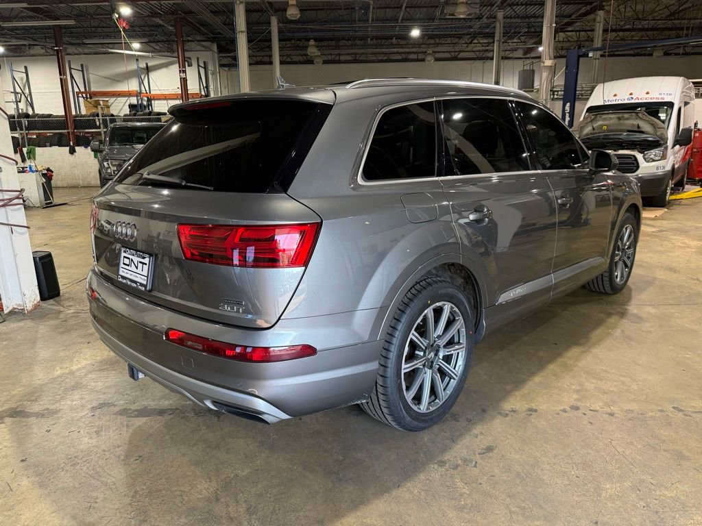 Used 2017 Audi Q7 3.0T Prestige AWD/4WD image 6