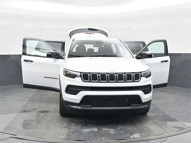 Used 2025 Jeep Compass Sport image 47