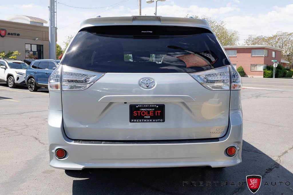 Used 2020 Toyota Sienna SE FWD image 17