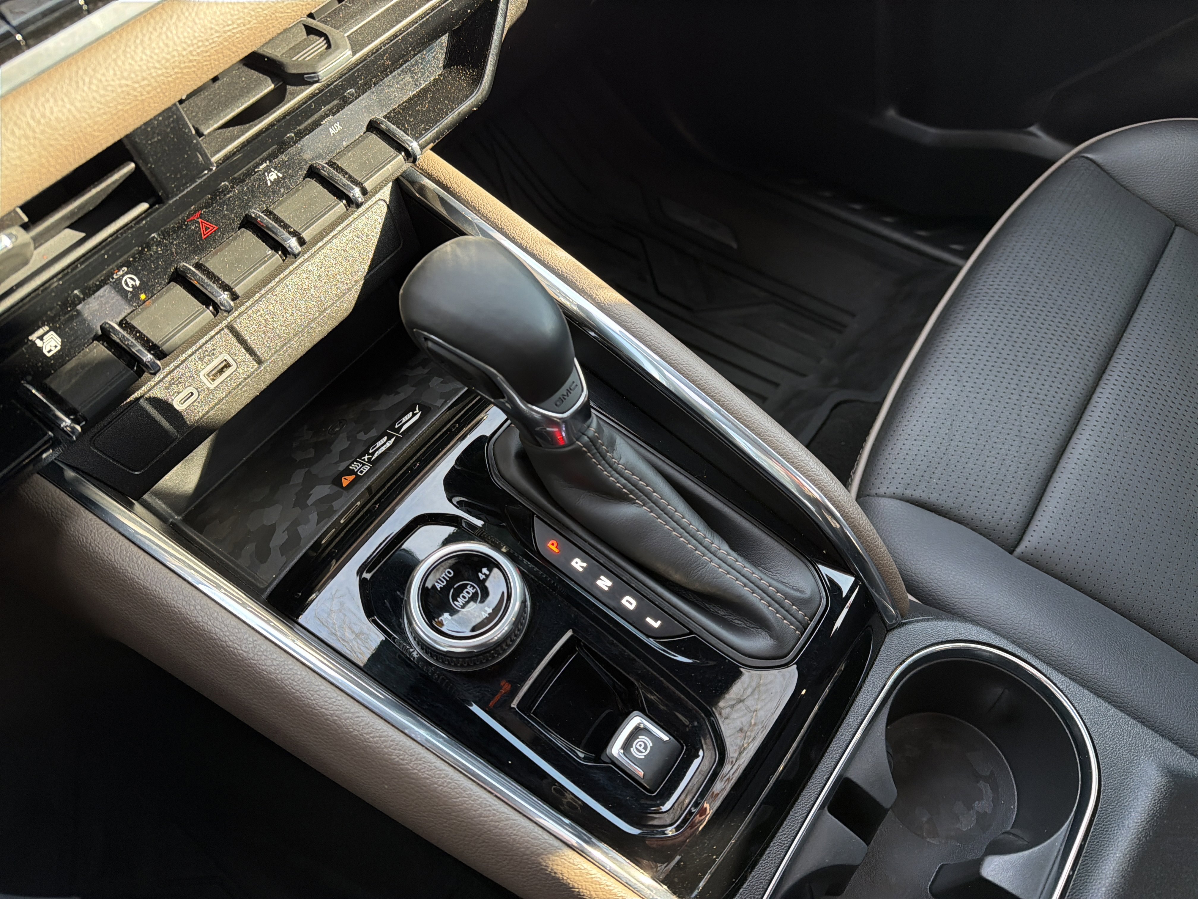 Used 2024 GMC Canyon Denali AWD/4WD image 26