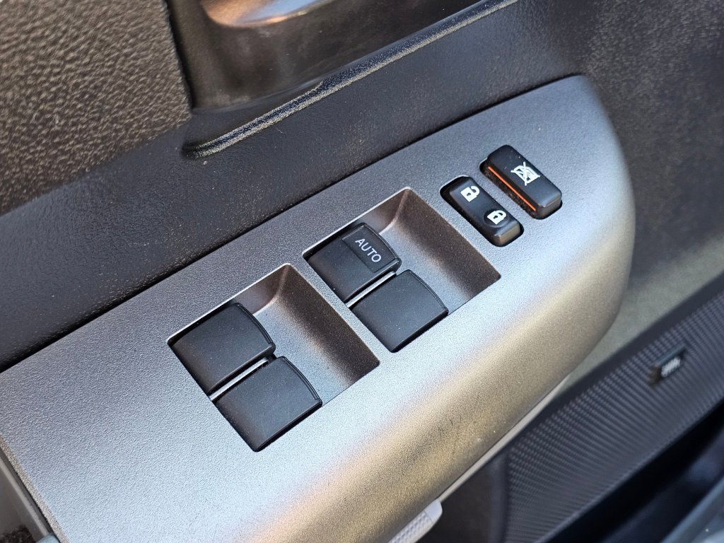 Used 2010 Toyota Tundra 4x4 CrewMax image 25