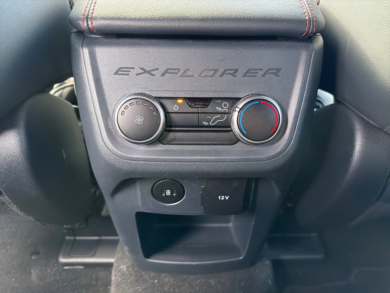 Used 2025 Ford Explorer ST-Line w/ ST-Line Street Pack image 25