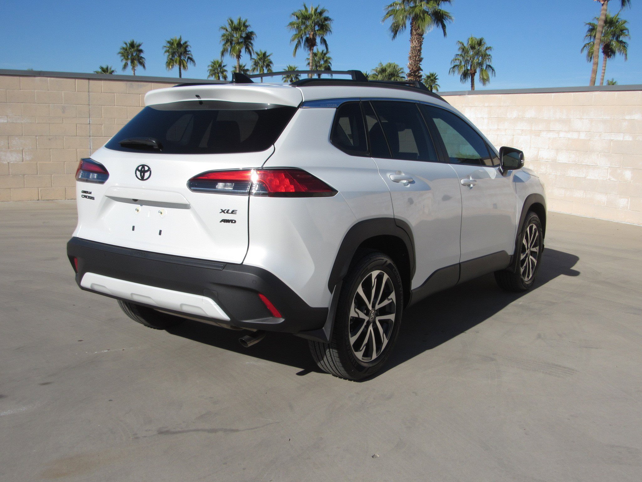 Used 2025 Toyota Corolla Cross XLE image 5