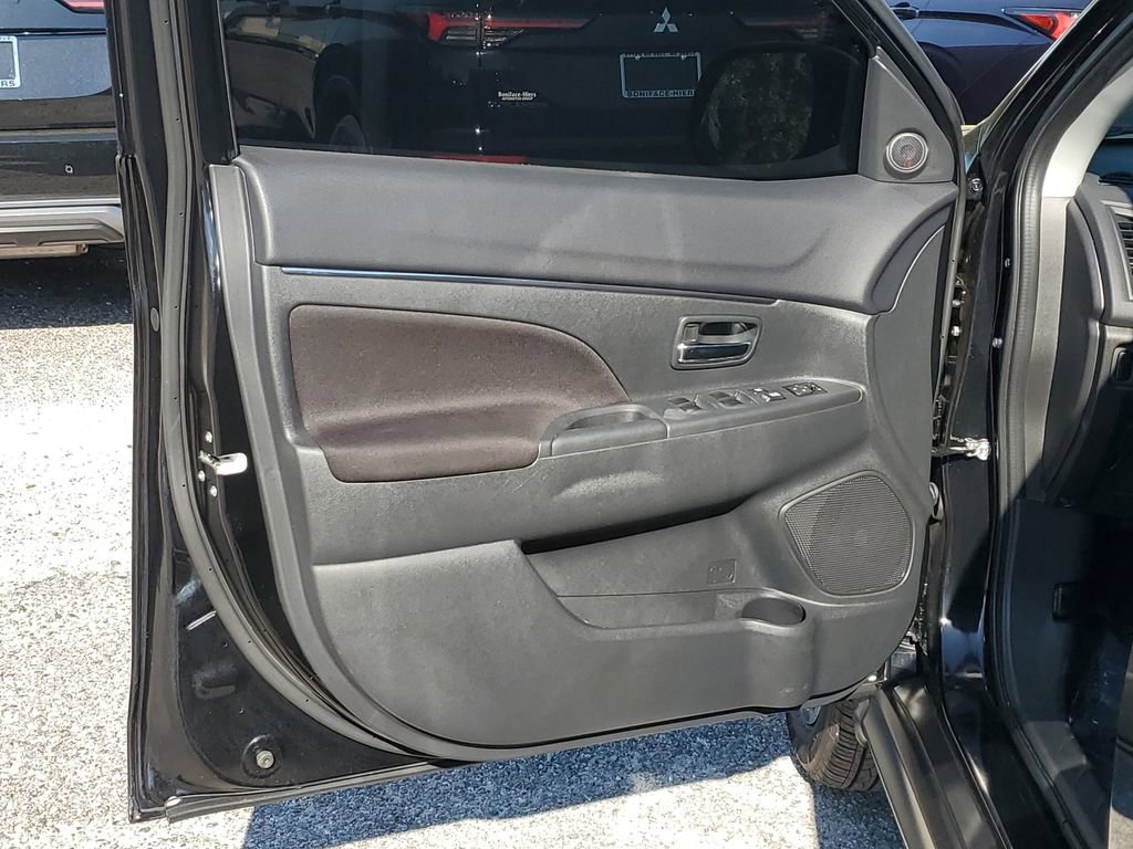 Used 2025 Mitsubishi Outlander Sport ES image 15